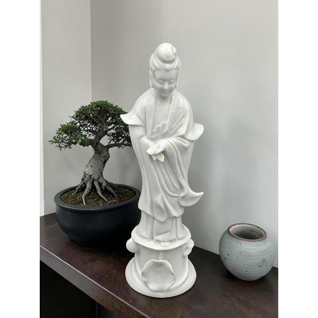 White Mid 20th Century Japanese Porcelain Guanyin Statue For Sale - Image 8 of 8