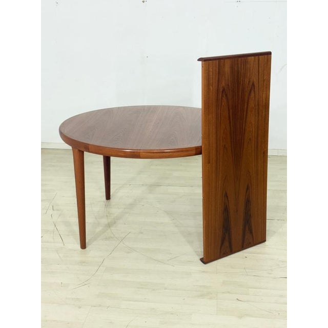 Mid-Century Danish Round Extendable Teak Model 16573 Dining Table from VV Møbler Spøttrup For Sale - Image 4 of 18