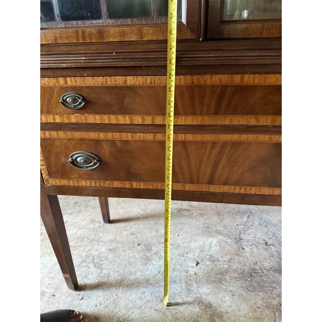 Vintage Federal Inlaid Mahogany Bookcase or Display Cabinet by the Wm Hengerer. For Sale - Image 11 of 12