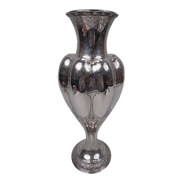 Antique Tiffany & Co. Classical Sterling Silver Urn Vase Circa 1902–1907 For Sale