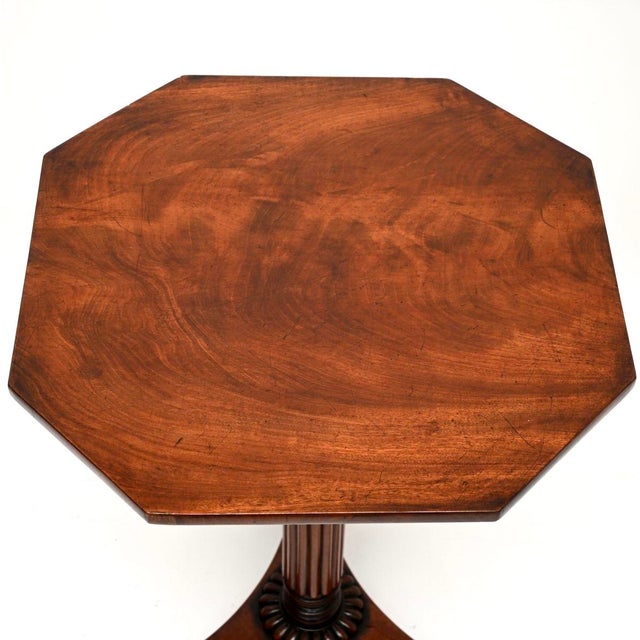 Antique William IV Walnut Occasional Side Table, 1840 For Sale - Image 4 of 8