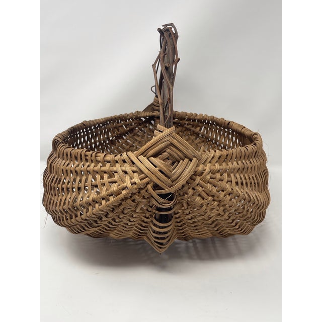 Antique 19th Century Buttocks Basket – Hand-Split Oak W/ Twig Handle & God’s Eye For Sale - Image 10 of 10