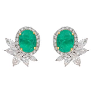 Natural Emerald Earrings with Diamonds and 18k Gold For Sale