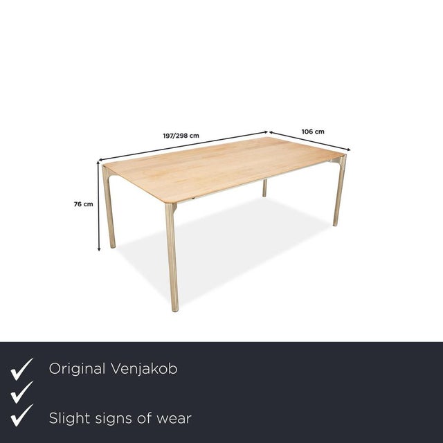 Modern Extendable Dining Table in Walnut For Sale - Image 3 of 16