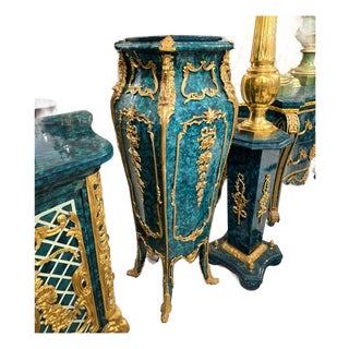 Louis XV Pedestal Stand in Bottle Green With Bronze Ormolu & Gilded Details For Sale