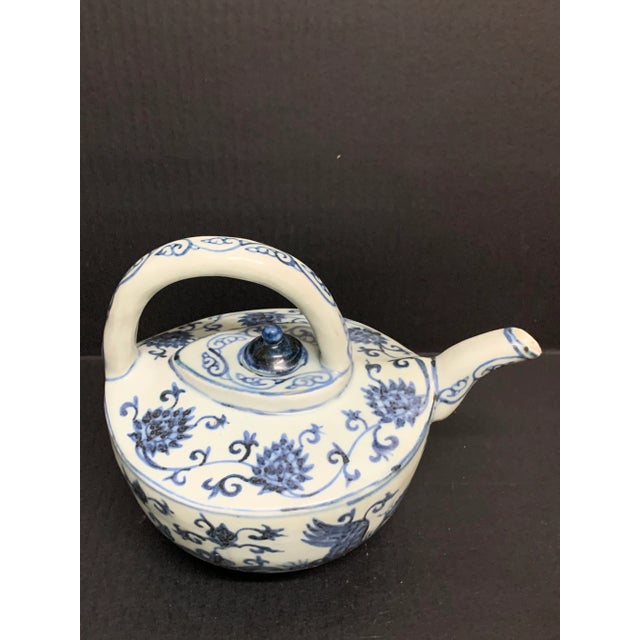Late 20th Century Chinese Art Porcelain Blue and White Tea Pot For Sale - Image 4 of 11