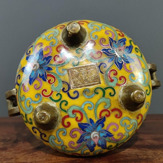 Elevate your space with this vibrant vintage Chinese cloisonné enamel censer. This striking piece features a classic...