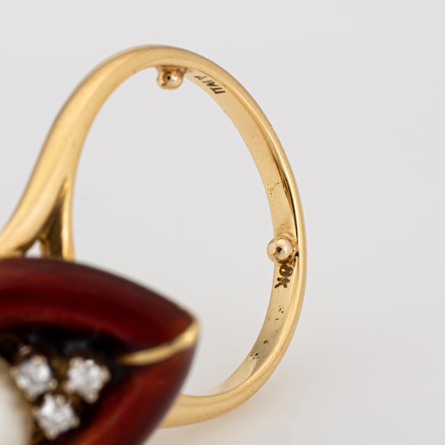 Metal Vintage Abstract Ring Diamond Red Enamel Cultured Pearl Sz 6 Cocktail Jewelry For Sale - Image 7 of 7
