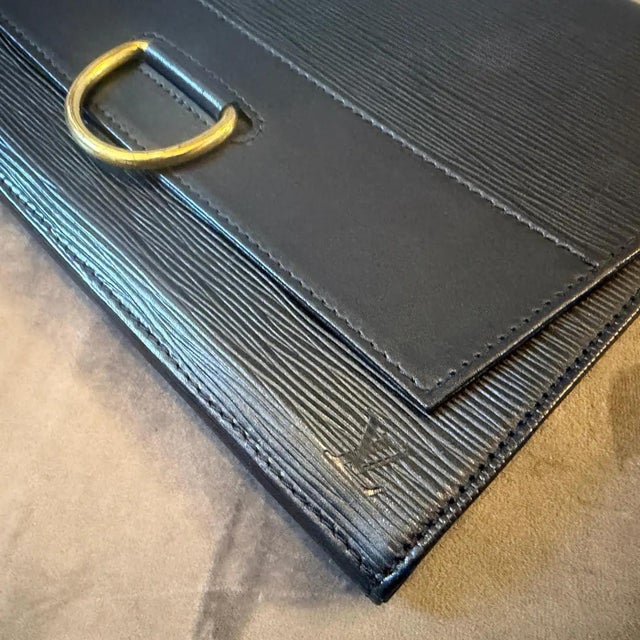 A 1993 Louis Vuitton Jena Black Epi Leather Clutch in Excellent Condition For Sale - Image 10 of 18