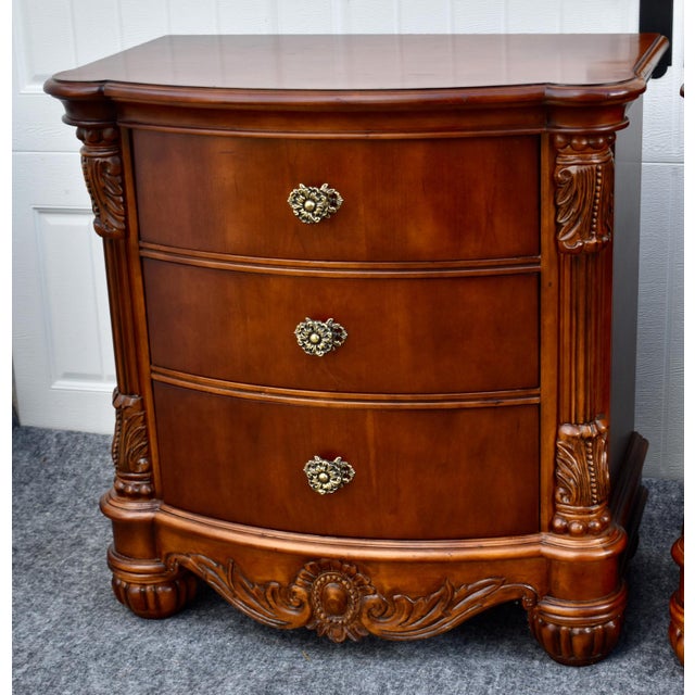 Vintage Pulaski Mahogany Nightstands Edwardian Collect 3-Drawer Bachelors Pair For Sale In Philadelphia - Image 6 of 17