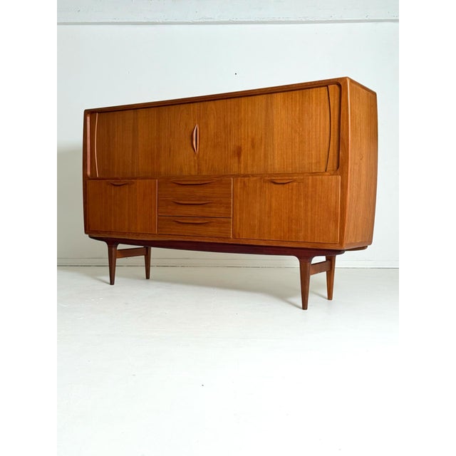 UM18 Sideboard in Teak by Johannes Andersen for Uldum Møbelfabrik, 1960s For Sale - Image 3 of 15