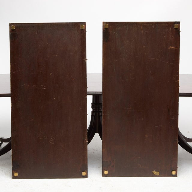 Early 19th Century Regency Mahogany Triple-Pedestal Dining Table For Sale In New York - Image 6 of 8