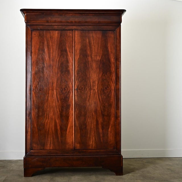 French 19th Century Bookmatched Mahogany Louis Philippe Armoire For Sale - Image 4 of 10
