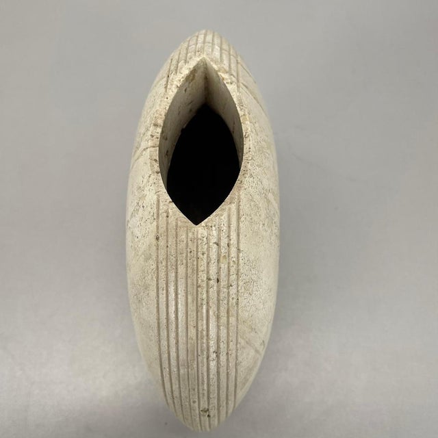 Modernist Travertine Marble Vase attributed to Fratelli Mannelli, Italy, 1970s For Sale - Image 14 of 17