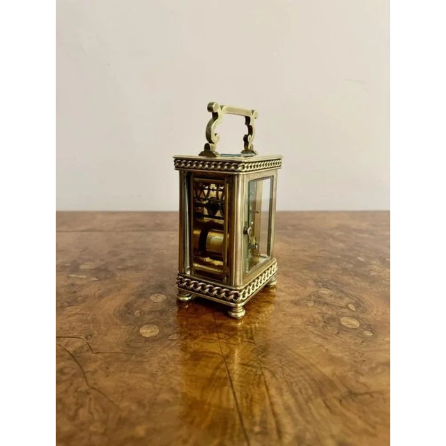 Attractive quality antique Victorian brass carriage clock, having a fine quality Victorian carriage clock with an eight...