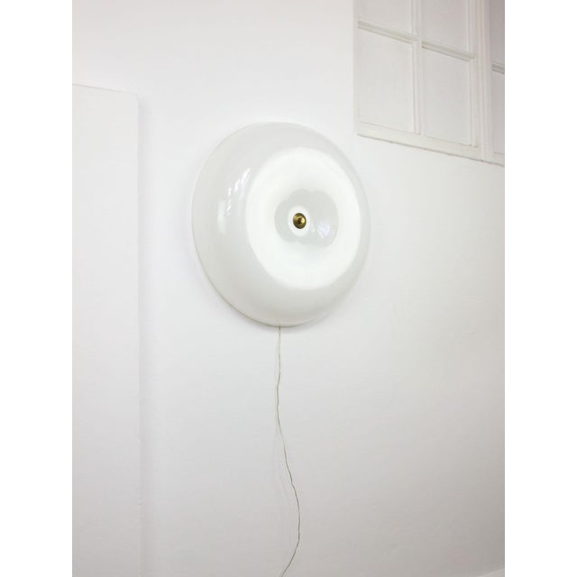 Large Mid-Century Modern Italian Acrylic Glass and Brass Wall Lamp For Sale - Image 12 of 18