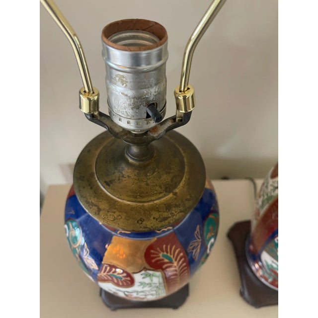 Pair of Vintage Imari Style Porcelain Lamps For Sale - Image 6 of 13