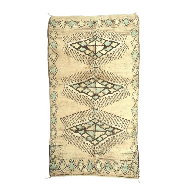 1960s Vintage Moroccan Boujad Rug - 5′10″ × 10′5″ For Sale