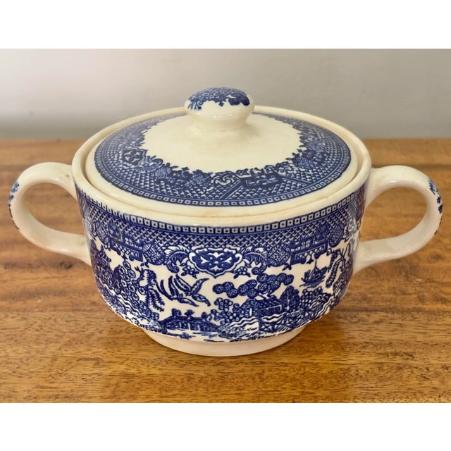 Charming kitchen canister with lid, perfect for sugar packets or anything you want to keep handy, but not seen. Please see...
