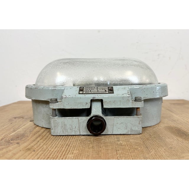 Industrial Industrial Cast Aluminium Wall Light with Frosted Glass from Elektrosvit, 1970s For Sale - Image 3 of 16
