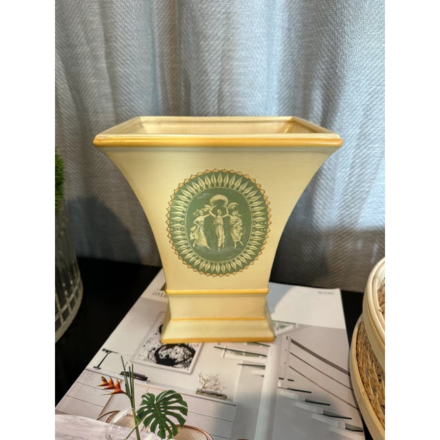 Neoclassical Neoclassic Venetian Vase For Sale - Image 3 of 4