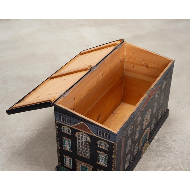 19th C. English Georgian Painted Pine Blanket Chest Manor Façade For Sale In Sacramento - Image 6 of 18
