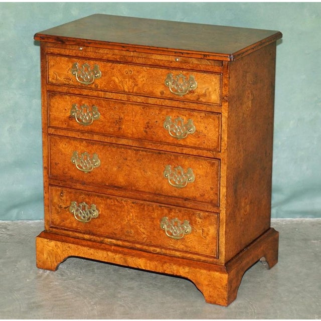 Fine Burr Elm Chest of Drawers with Brushing Slide. A beautifully made English-style chest of drawers, exceptionally well...