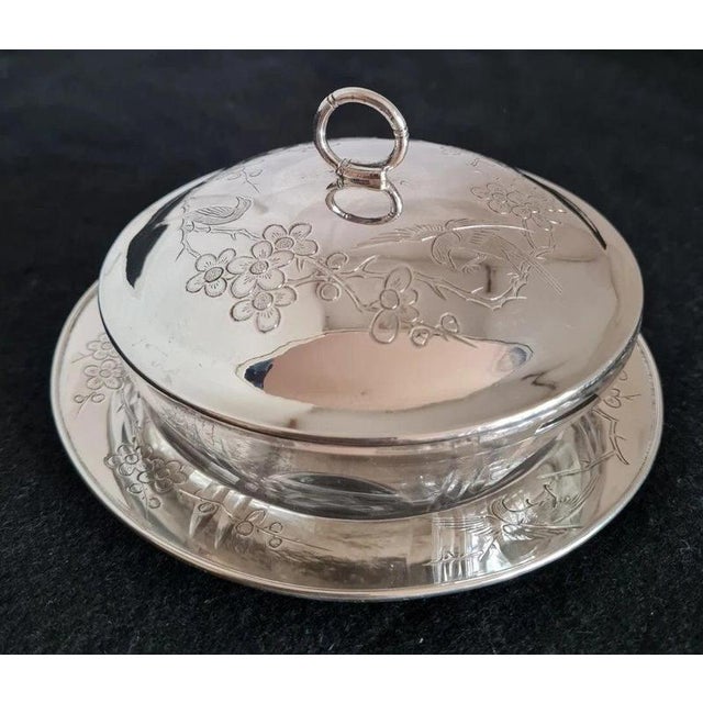 A refined antique chinese export preserve jar and cover dating to the second half of the 19th century, circa 1850–1899....
