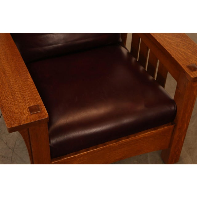 Stickley Mission Collection Pair Of Oak & Leather Bow Arm Morris Chairs For Sale In Philadelphia - Image 6 of 18