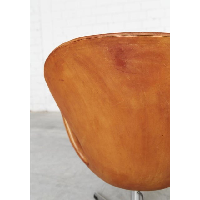 Swan Chair by Arne Jacobsen for Fritz Hansen, 2001 For Sale - Image 11 of 18