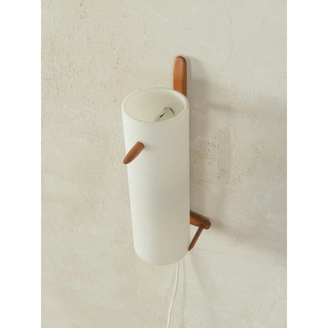 1960s Vintage Wall Lamp with Wood by Uno & Östen Kristiansson for Luxus, 1960s For Sale - Image 5 of 9