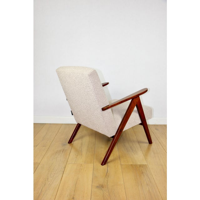 Wood Vintage B-310 VAR Lounge Chair in Beige Structural Bouclé, 1970s For Sale - Image 7 of 12