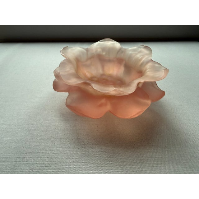 Late 20th Century Dorothy Thorpe Resin Frosted Pink Flower Catchall For Sale - Image 5 of 8