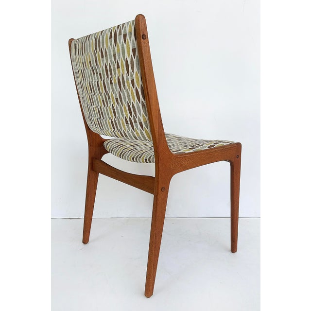 Mid 20th Century Teak Dining Chairs, Johannes Andersen Uldum Møbelfabrik Attributed Set of 4 New Upholstery For Sale In Miami - Image 6 of 12