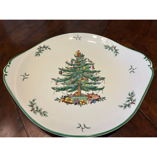 English Mid 20th Century Spode Bone China Christmas Tree Serving Plate With 4 Matching Mugs For Sale - Image 3 of 5
