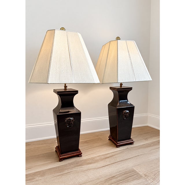 Chinoiserie Vintage Asian Chinoiserie Black Glazed Ceramic Foo Dog Table Lamps Large Matching Pair For Sale - Image 3 of 11