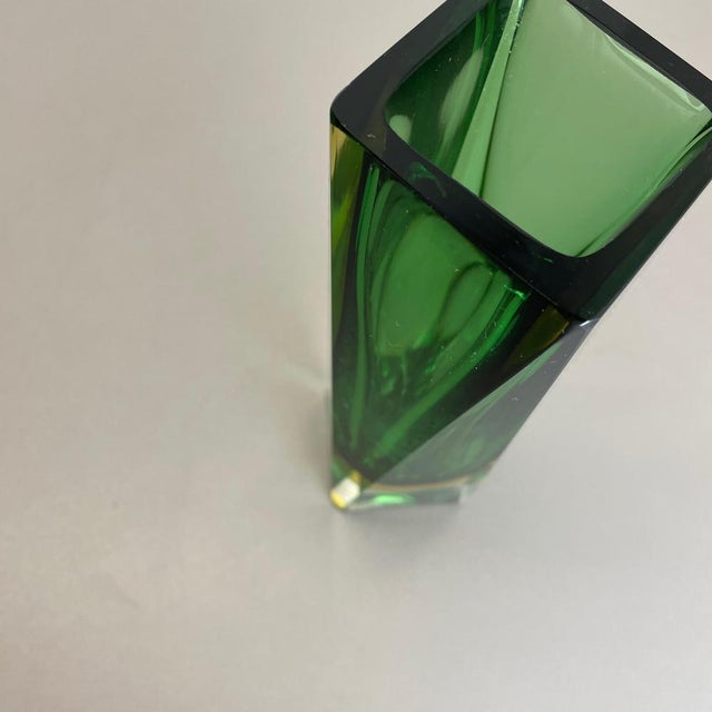 Large Green Murano Glass Submersed Vase attributed to Flavio Poli, Italy, 1970s For Sale - Image 9 of 18