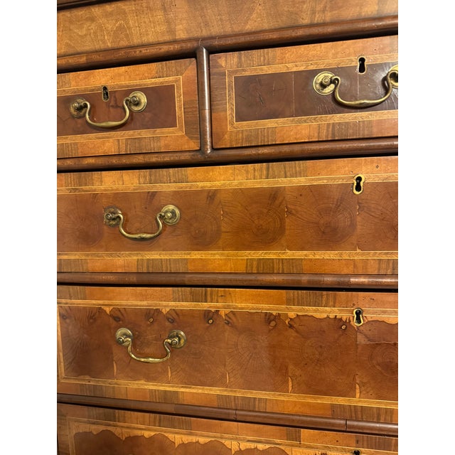 Wood George I Oyster-Veneered Walnut Chest on Chest (Tallboy), C. 1720–1740 For Sale - Image 7 of 15