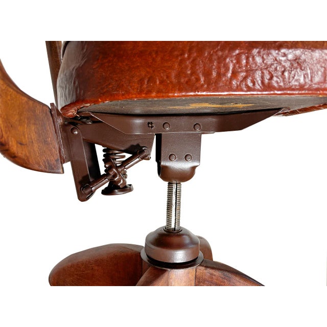 Early 20th Century Gunlocke Vintage Office Swivel Chair For Sale In New York - Image 6 of 7