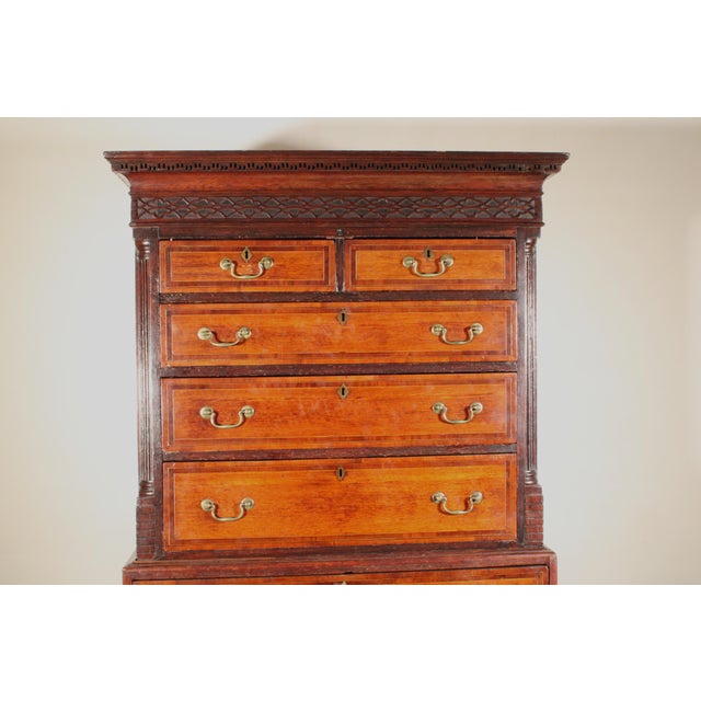 Antique George III Style Oak Chest on Chest For Sale In Los Angeles - Image 6 of 14