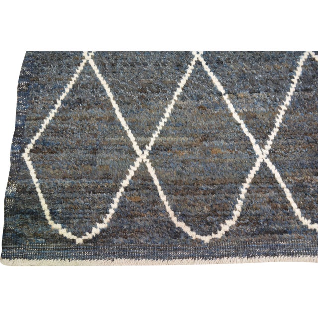 Moroccan Hand Knotted Wool Rug, 8'5"x9'8" For Sale In New York - Image 6 of 6