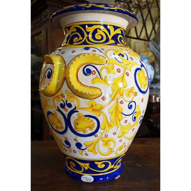 Contemporary Antique Italian Reproduction Deruta Hand Painted Majolica Orci Vase For Sale - Image 4 of 9