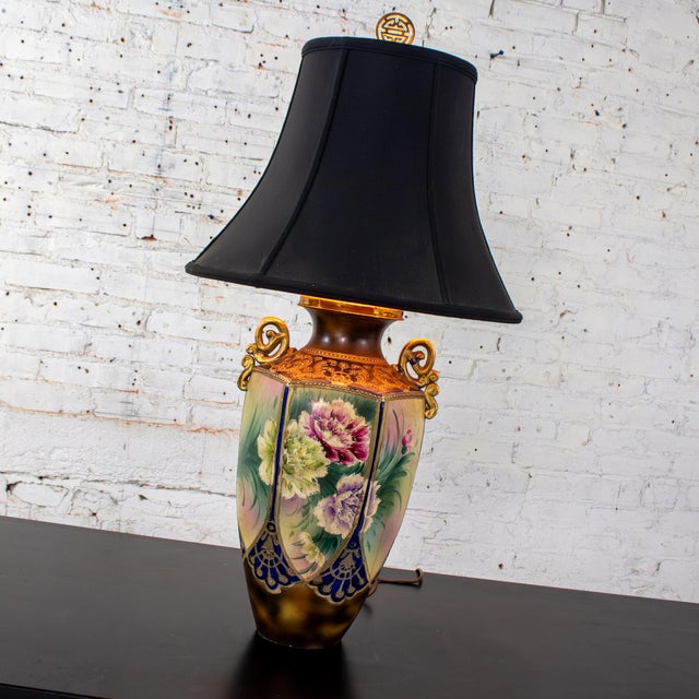 Stunning vintage Victorian Art Deco Art Nouveau or Chinoiserie style table lamp composed of a hexagonal urn shaped body in...
