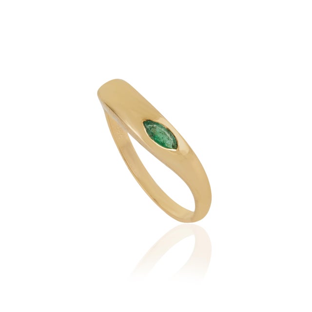 14k Gold Modern Sculptural Marquise Natural Emerald Wavy Band Ring Size 9 For Sale - Image 4 of 15