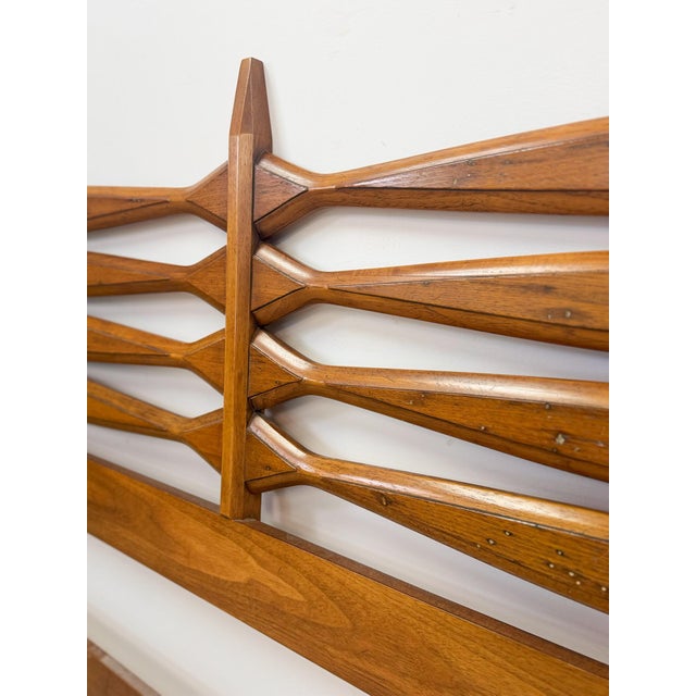 Vintage Heritage Furniture MCM Pointed King Headboard Mid Century Modern Bed For Sale - Image 11 of 17