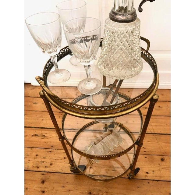 Neoclassicist Art Deco French Bar Trolley in Brass, 1970s For Sale - Image 3 of 9