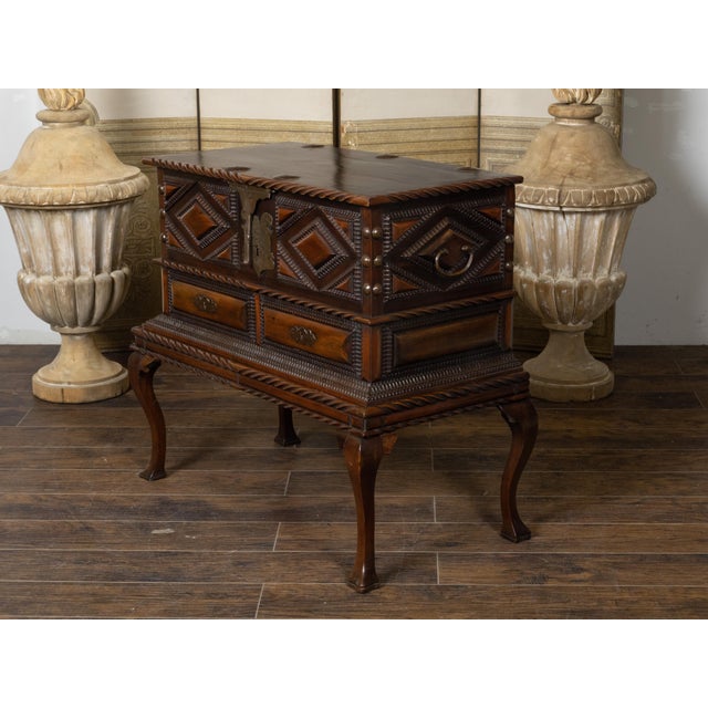 Anglo-Indian 19th Century Two-Toned Geometric Front Mahogany Coffer on Base For Sale In Atlanta - Image 6 of 12