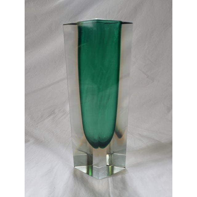 1960s Mid-Century Modern Faceted Murano Sommerso Glass Rhombus Vase by Alessandro Mandruzzato, 1960s For Sale - Image 5 of 5