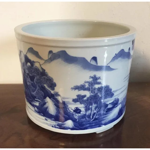 19th Century Antique 19th Century Chinese Blue & White Porcelain Cachepot with Harbor Landscape Decoration For Sale - Image 5 of 11