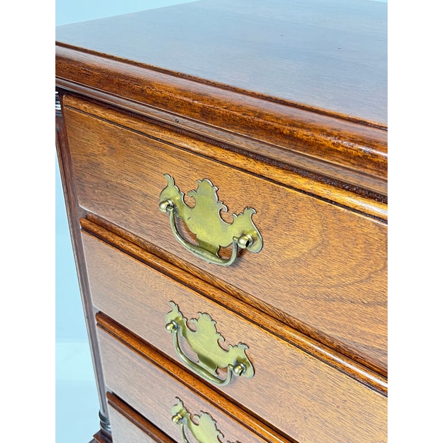 Vintage Continental Furniture Co. Queen Anne Style Mahogany 4-Drawer Bedside Chest For Sale - Image 15 of 16